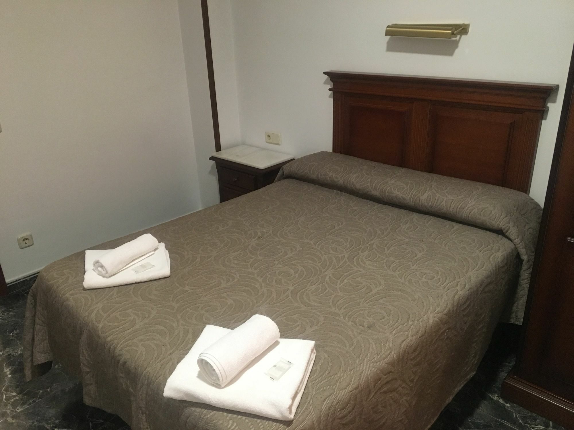 โอสตัล กอนชิตา เลกาซปี Hotel มาดริด ภายนอก รูปภาพ