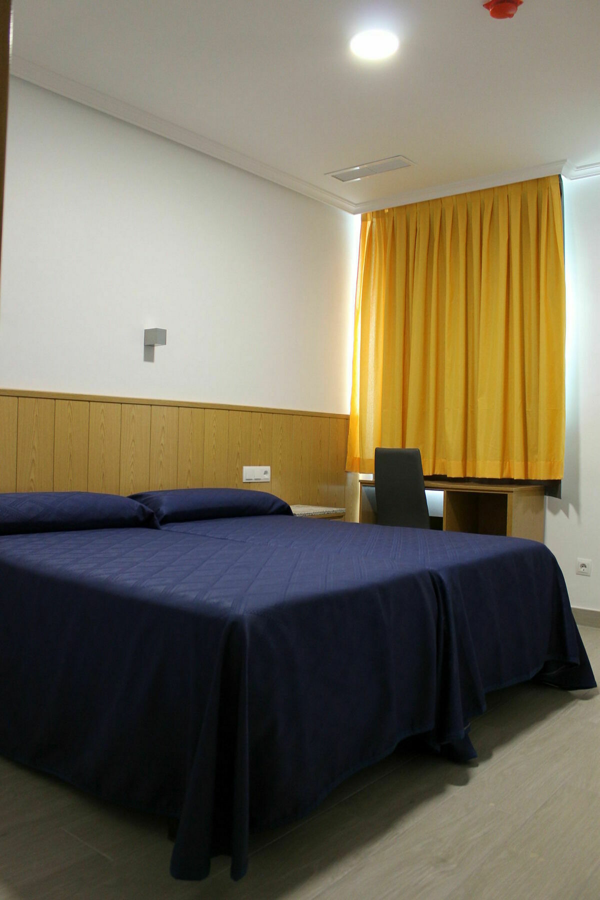 โอสตัล กอนชิตา เลกาซปี Hotel มาดริด ภายนอก รูปภาพ
